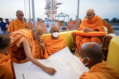 Mahant Swami Maharaj: Activities