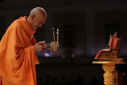 Mahant Swami Maharaj: Devotion to God