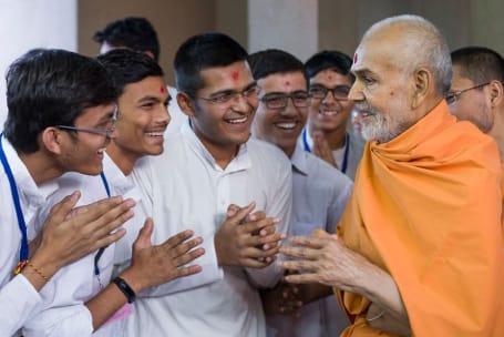 Mahant Swami Maharaj: With People
