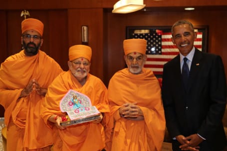 Mahant Swami Maharaj: With People