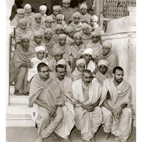 Serving Under Pramukh Swami Maharaj, 1971